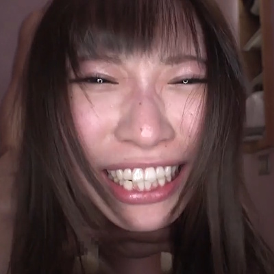 後背位中に凄まじい表情になる佐々木ひな