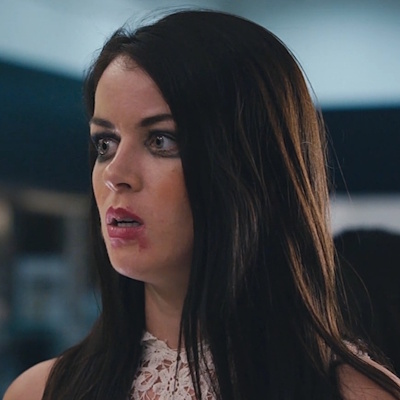 メイクに失敗するエドナ