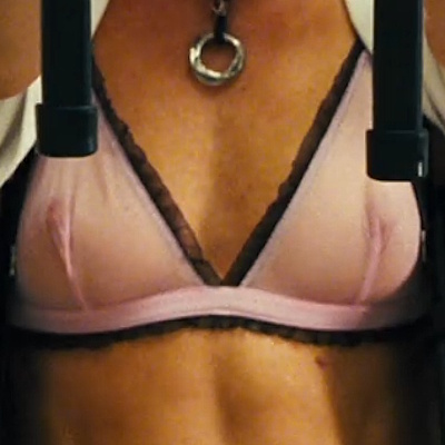 乳首が透けるブラジャー