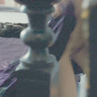 光量調整したローラの股間