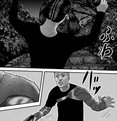 階段から蹴落とされるツインテールの女